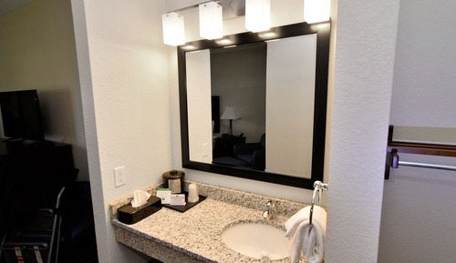 Room, 1 King Bed, Accessible Tub, Non Smoking