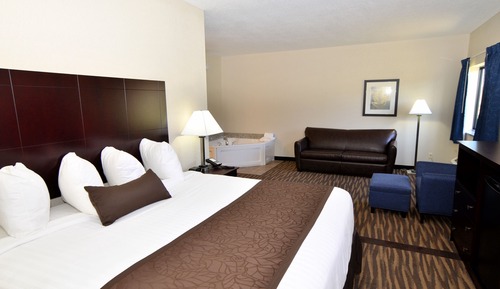 Suite, 1 King Bed with Whirlpool, Non Smoking