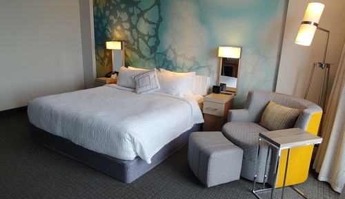 Chambre Accessible avec un très grand lit