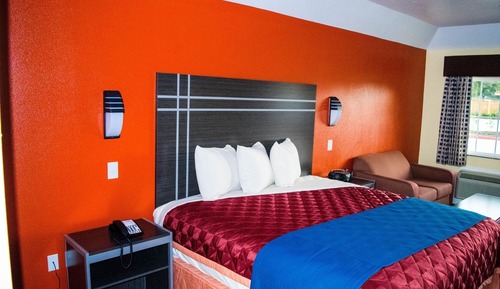 Deluxe Room, 1 King Bed, Smoking, Kitchenette
