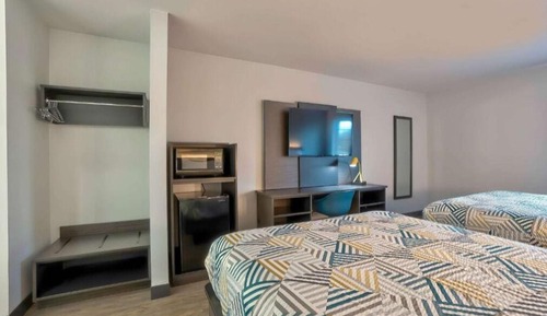 Deluxe Room, Multiple Beds, Mobility Accessible, Non Smoking