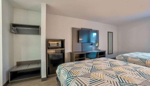 Deluxe Room, 2 Queen Beds, Non Smoking, Kitchenette
