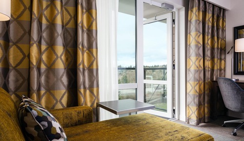 Suite, 1 King Bed, Accessible (Mobility & Hearing, Roll-in Shower)