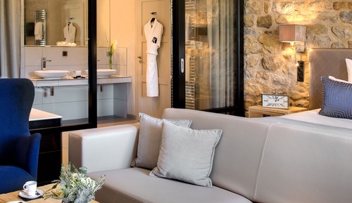 Junior Suite, 1 King Bed with Sofa bed, Non Smoking