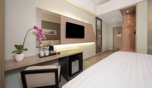 Smart Pool Access Room