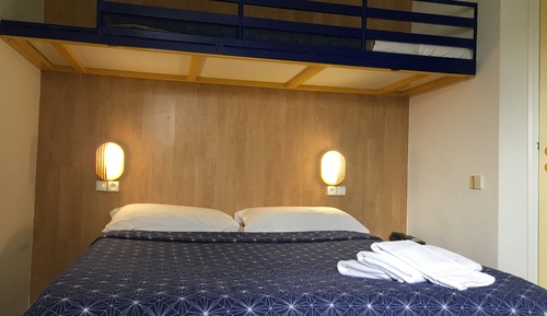 Room, Connecting Rooms