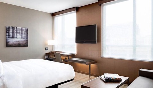 Suite, 1 Bedroom, Balcony (Corner)