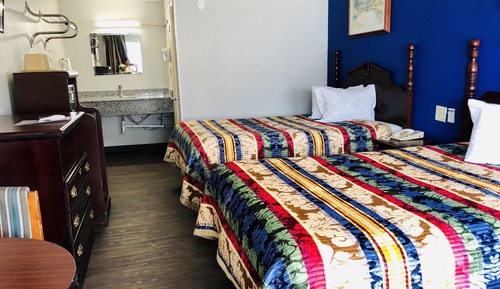 Classic Room, 2 Queen Beds, Non Smoking