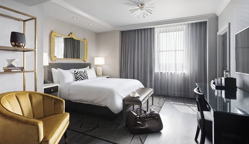 Room, 1 King Bed, River View