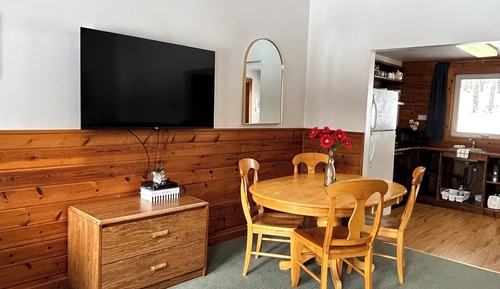2 Queen Kitchenette Pet Friendly