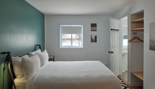 Classic Room, 1 Queen Bed, Private Bathroom