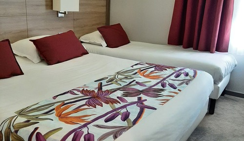 Comfort Triple Room, 1 Queen Bed with Sofa bed, Private Bathroom
