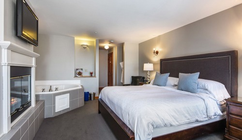 Deluxe Room, 1 King Bed