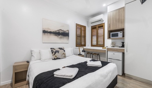 Luxury Studio, 1 Bedroom, Garden View