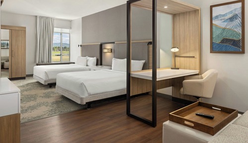 Suite, Multiple Beds (Mobility/Hearing Accessible, Tub)