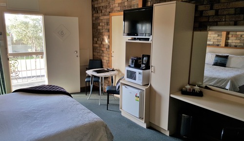 King Superior (Upstairs)