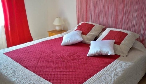 Family Cottage (Syrah)