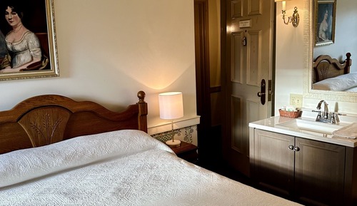 Standard Double Room, Private Bathroom (Dolly Madison)