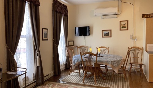 Traditional Apartment, 1 Bedroom, Kitchen, City View (Second Floor Walk Up)