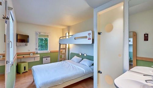 Triple Room, Multiple Beds