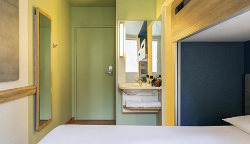 Room, Multiple Beds