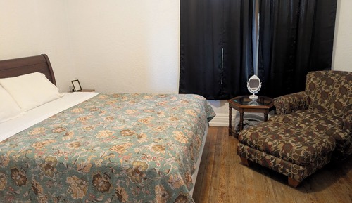 Pet-friendly, Shared Bath, King Bed, w/ View