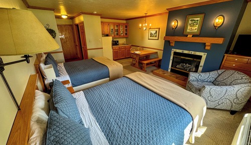 Room, 2 Queen Beds (Courtyard)