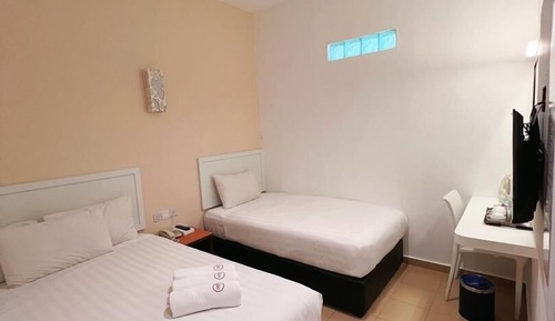 Triple Room, No Windows