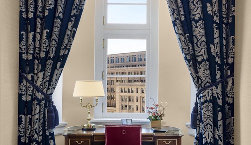 Junior Suite, 1 King Bed