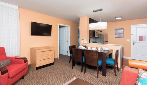 Suite, 2 Bedrooms (Mobility Accessible, Tub)