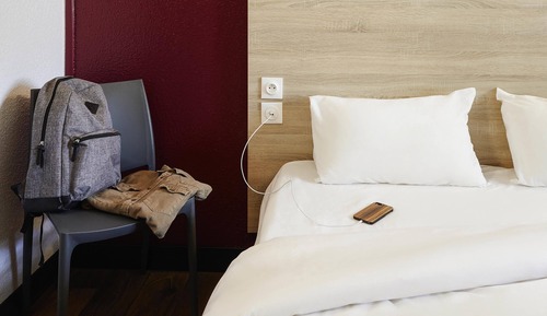 Room (Tandem)