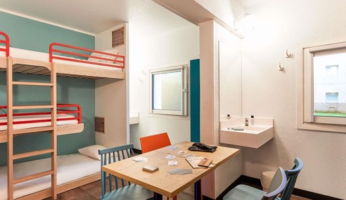 Room, Multiple Beds