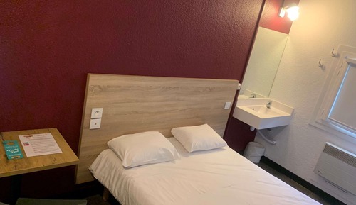 Room (Tandem)