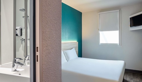 Cabrio room with private bathroom