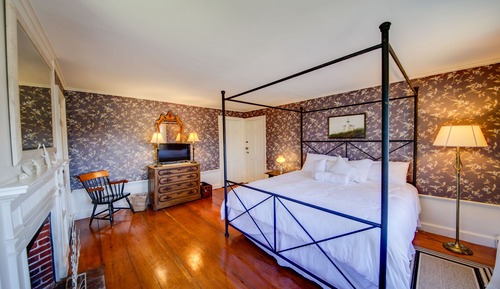 The Captain's House - Captain's Room