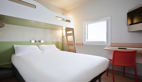 Triple Room, Multiple Beds