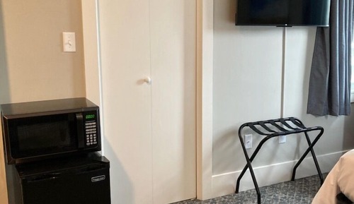 Guest House 2nd floor Deluxe Queen