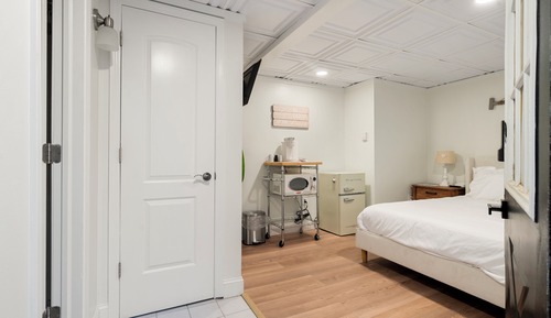 Canal Captain's Quarters