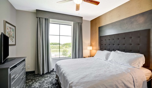 Suite, 1 King Bed, Accessible, Non Smoking (Hearing)
