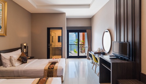 Deluxe Sea View Or Pool Twin