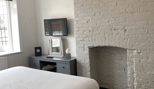 Family Room (Room 4)