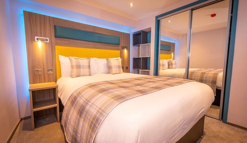 Studio, Courtyard Area (Split Level, 2nd bed by arrangement)