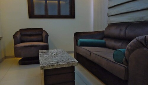 Standard Suite, 1 King Bed