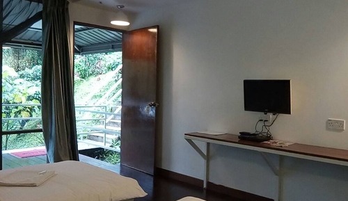 Superior Triple without parking