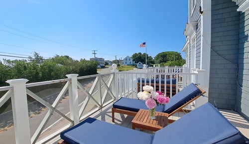 Deluxe Room, 1 Queen Bed, Terrace