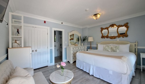 Deluxe Room, 1 King Bed, Ground Floor