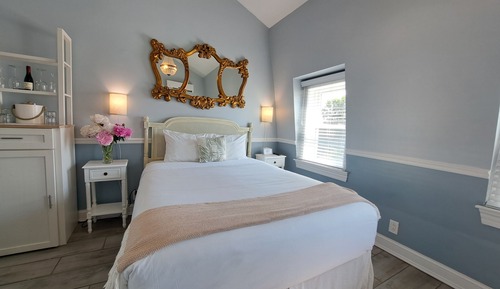 Standard Room, 1 Queen Bed