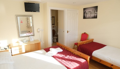 Suite, Ensuite (FAM5)