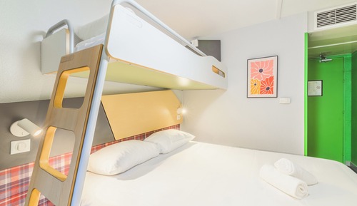 Triple Room, Multiple Beds