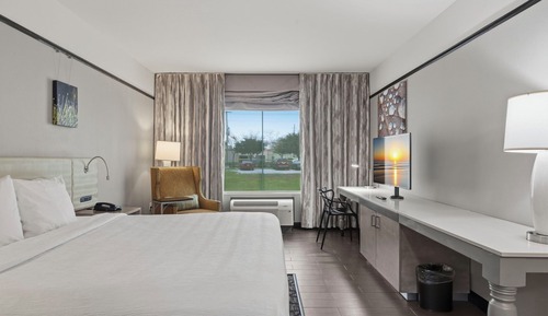 Standard Room, 1 King Bed, Mobility Accessible